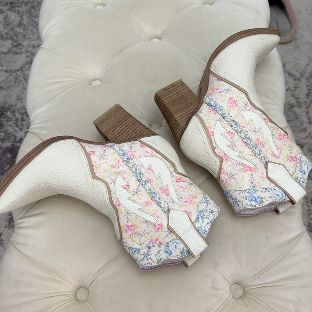 ALTAR’D state (MIA)  FLORAL BOOTS SIZE 6.5 Floral Cream  Boots - Picture 11 of 17